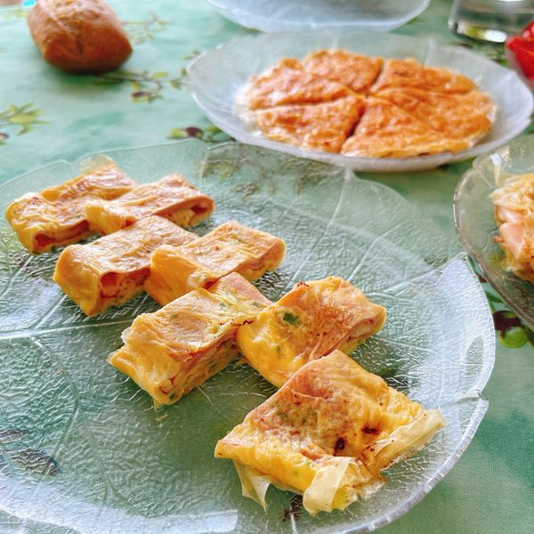 千張豬肉蔥蛋餅 : 🇪🇸🇹🇼不在廚房裡就在餐桌上一起做