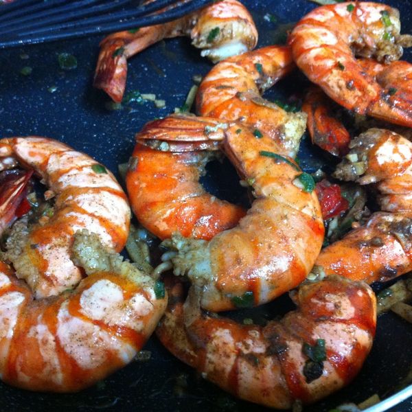 椒鹽炒蝦：チャン シャウチェン 一起做