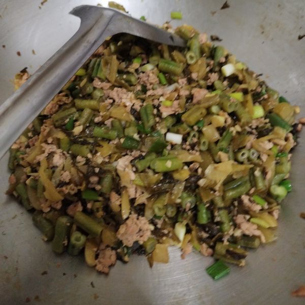 酸菜炒豆 : 李佳臻一起做