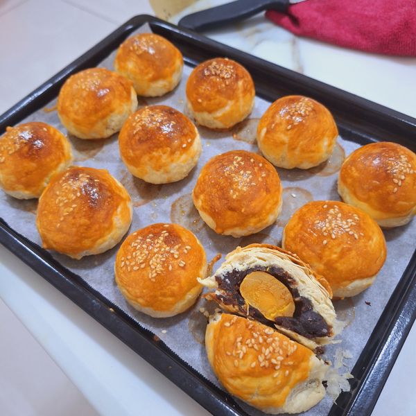手作蛋黃酥 : 顄一起做