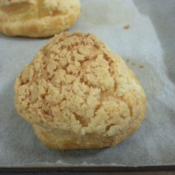 Licca【脆皮波蘿泡芙】 : 薑會辣一起做