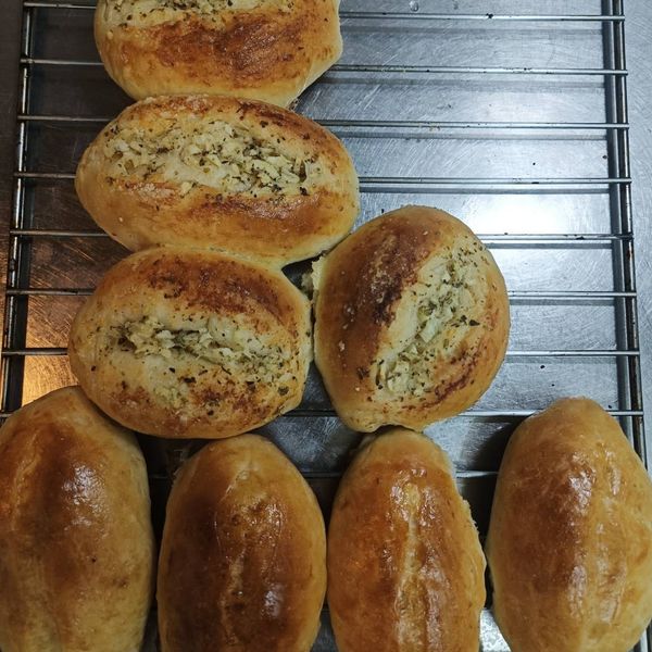香氣撲鼻!｜巴馬臣起司香蒜軟麵包 : 妹妹一起做