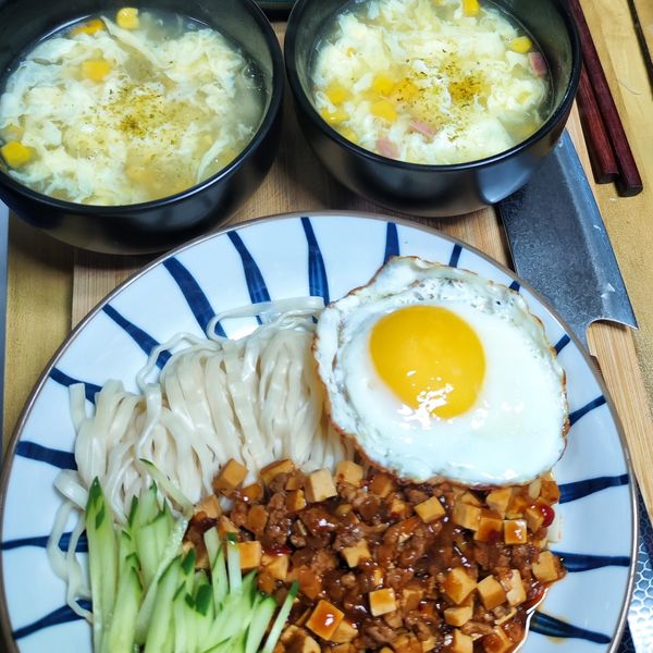 朝思暮想の炸醬麵 : 小翔一起做