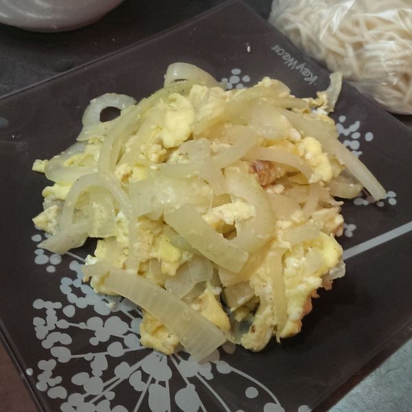 超簡單洋蔥炒蛋：琦琦kiki 一起做