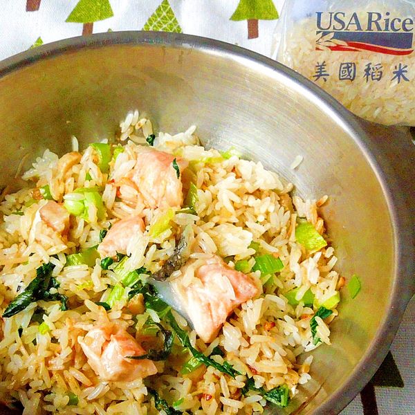 【跟著做活動食譜】翡翠鮭魚菜飯 : 晶晶一起做