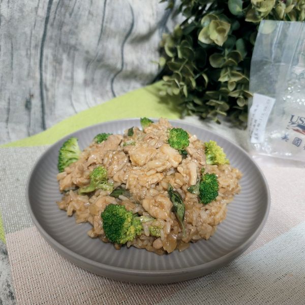 【跟著做活動食譜】香辣嫩雞燉飯 : Emma一起做