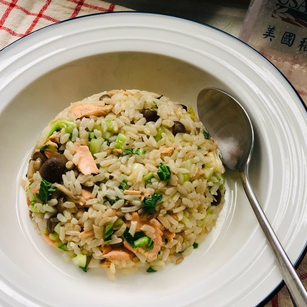 【跟著做活動食譜】翡翠鮭魚菜飯 : 潔西卡的家常美味一起做