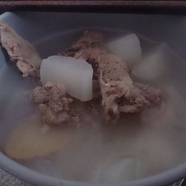 蘿蔔排骨湯：張慧文 一起做