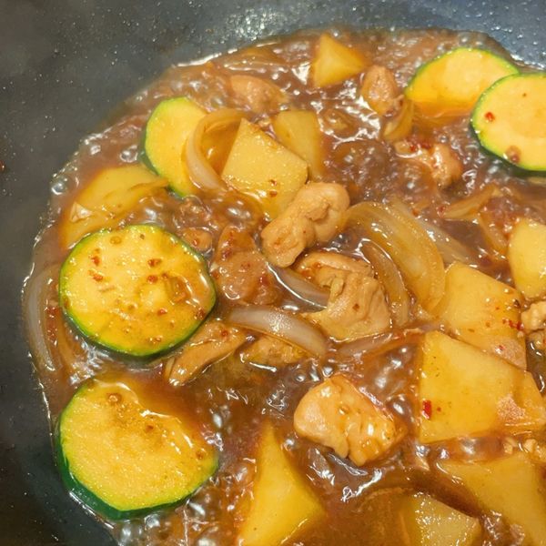 安東燉雞：Lisa 一起做