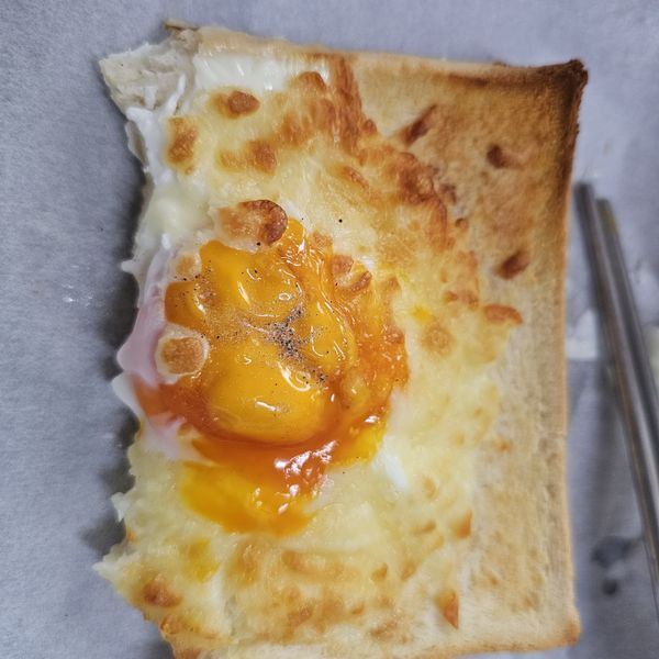 烤箱｜起司太陽蛋吐司：小芳 一起做