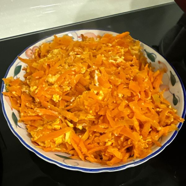 紅蘿蔔炒蛋：Joy Wang 一起做