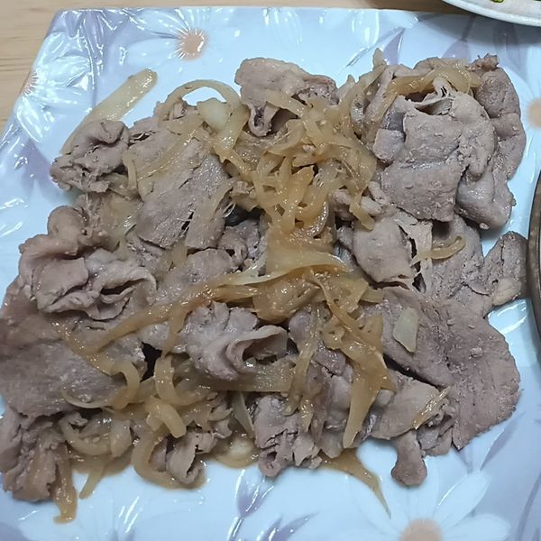 洋蔥炒豬肉 : 圈圈一起做