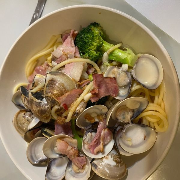 白酒蛤蜊義大利麵：娃娃 一起做