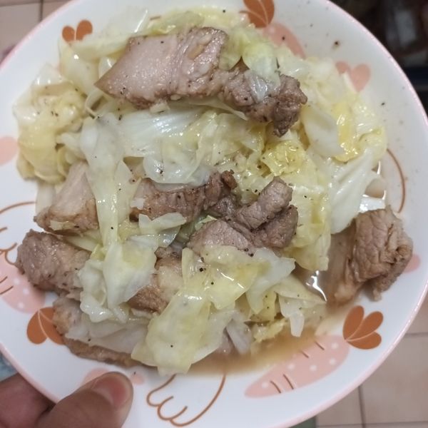 高麗菜炒鹹豬肉 : 莊苡璇一起做
