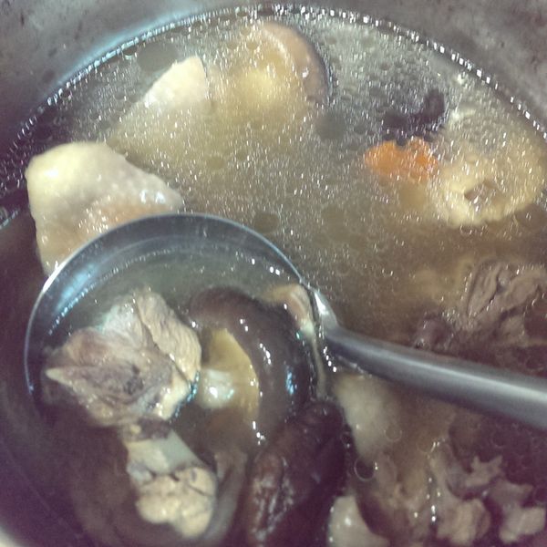元氣香菇雞湯 : 琦琦kiki一起做