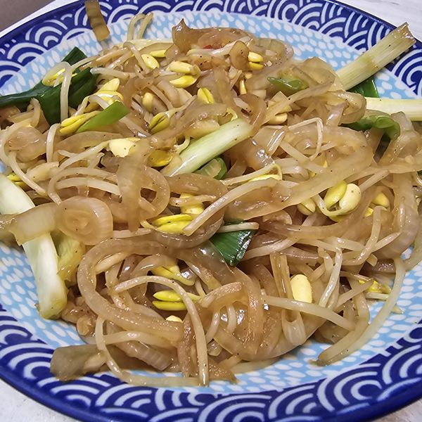 蒜炒豆芽(鐵板燒口味） : Jessica Kuo一起做