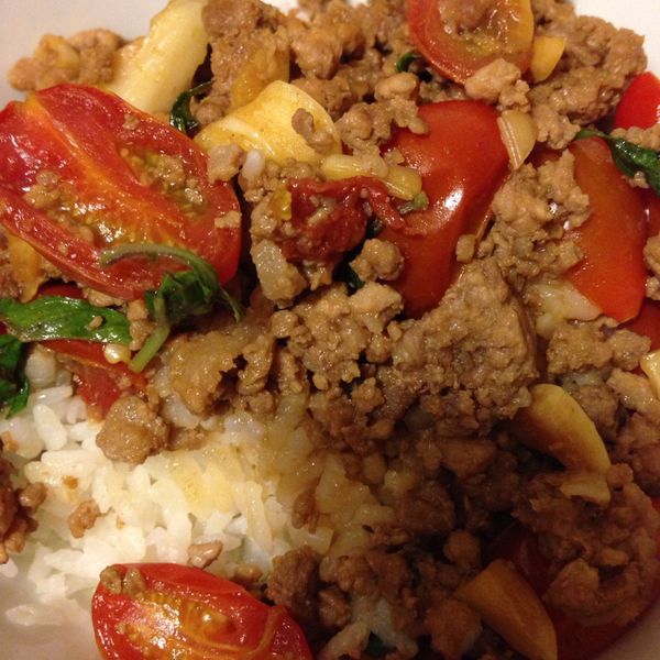 扒完三碗飯! 泰式打拋豬 食譜 : Liu Mimi一起做