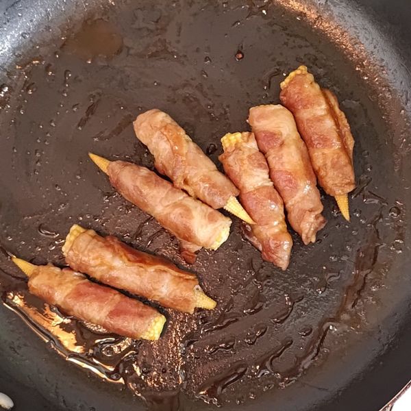 玉米筍肉捲：靜小芳 一起做