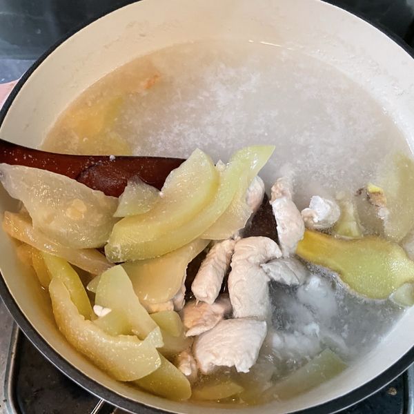 阿爸ㄟ古早味西瓜綿魚肚湯 : 人妻廚房日誌-Mandy一起做