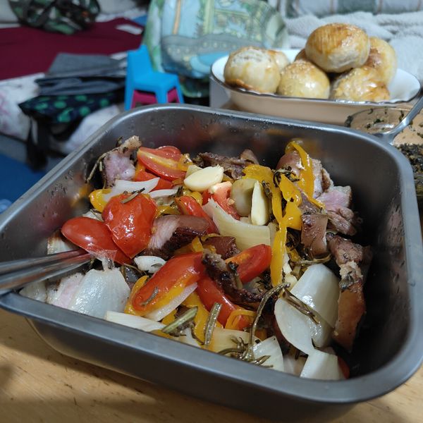 蕃茄羅勒烤鹹豬肉 : 王儒禧一起做