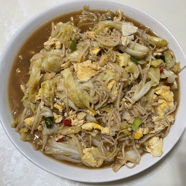 高麗菜金針菇炒蛋 : 玥伶一起做