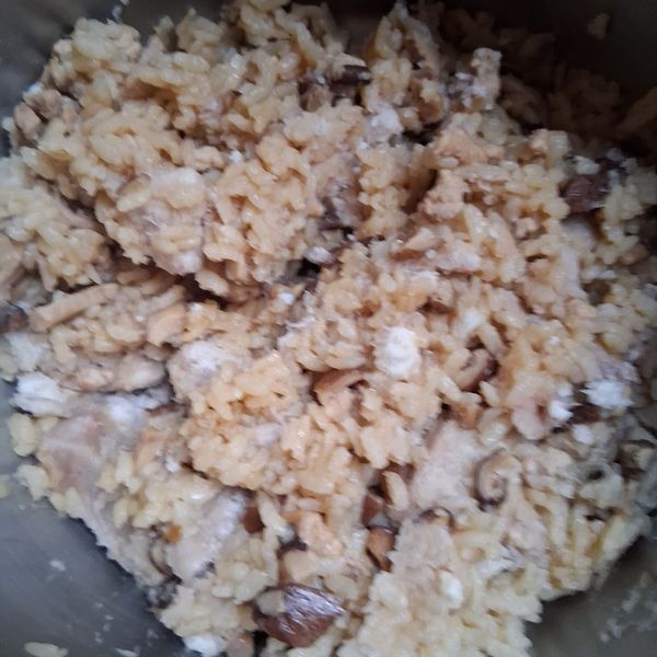 香菇芋頭飯 : 萱萱一起做