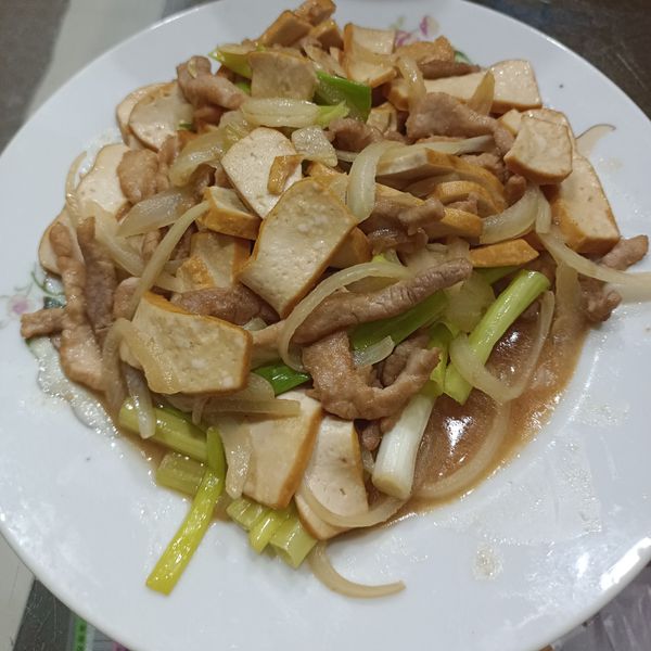 豆乾肉絲：雪莉狗 一起做