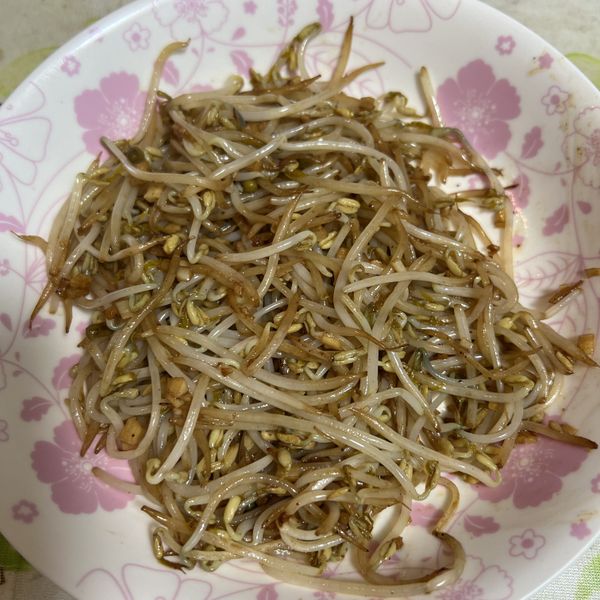 蒜炒豆芽(鐵板燒口味） : Judy  Shui一起做