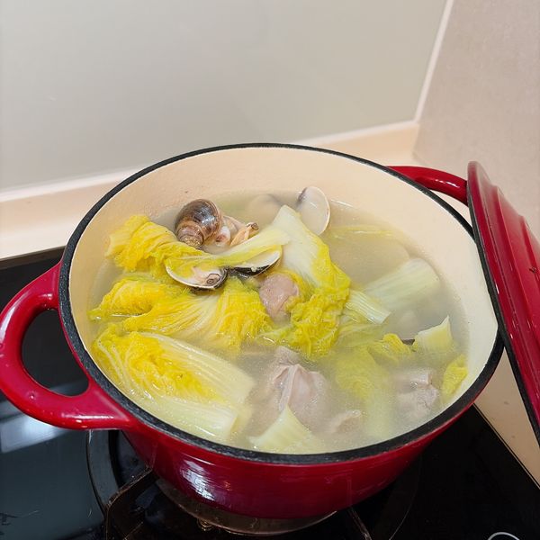 [娃娃菜蛤蠣蒜頭雞湯]鮮上鮮美味 : 美粒果一起做
