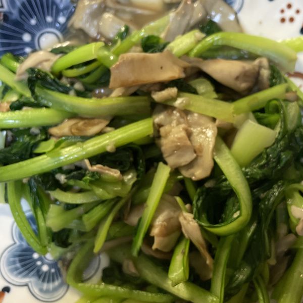 秀珍菇炒塔菇菜 : YL Wang一起做