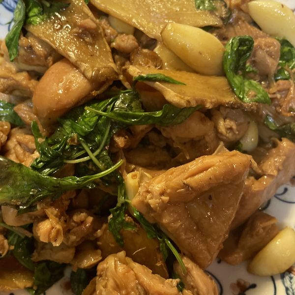 三杯雞。扒完三碗飯! 簡單得不得了~ : YL Wang一起做