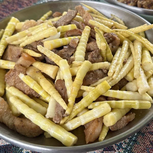 箭筍炒鹹豬肉：游甯喬 一起做