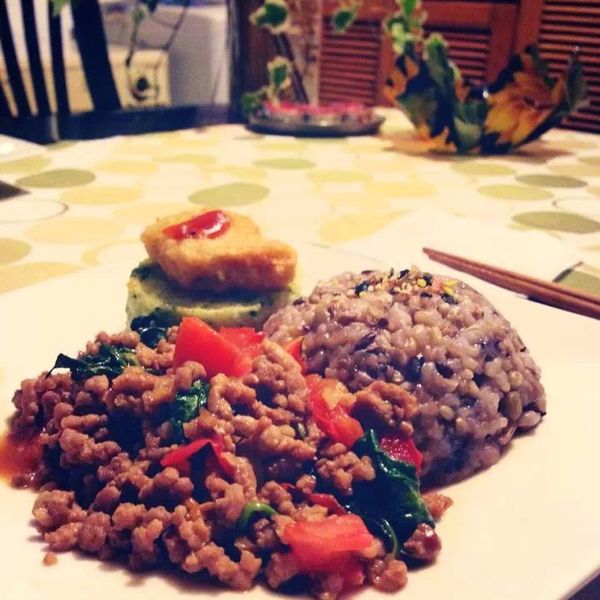 扒完三碗飯! 泰式打拋豬 食譜 : Tingirl Yang一起做