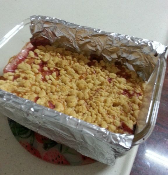 「金采耶誕」櫻桃草莓奶酥蛋糕 : 波克\^_^/一起做