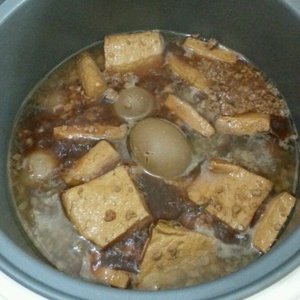 肉燥飯：美樂 一起做