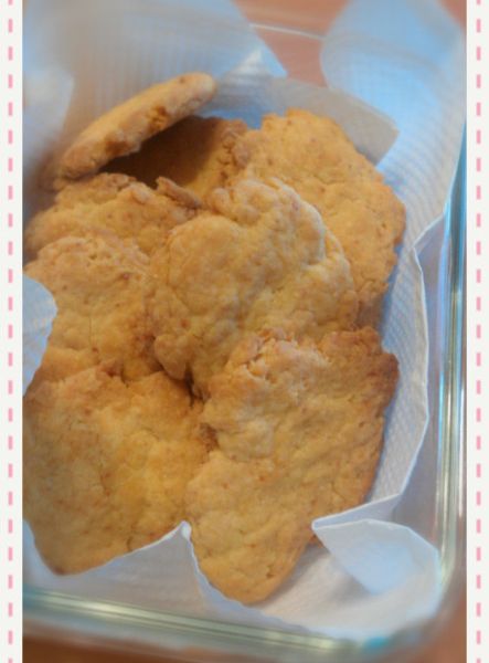 小小眼睛肥媽咪o(≧﹏≦)o愛心起司餅乾：Fanny Fang 一起做