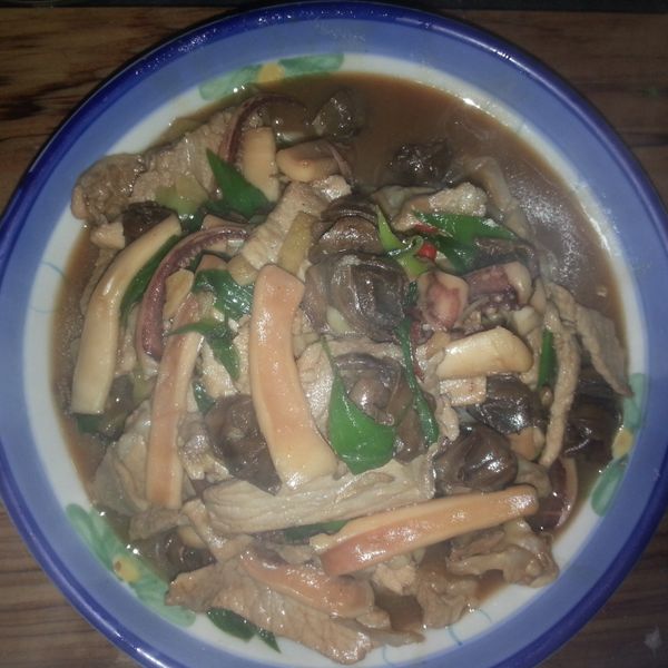 undefined：Yi Ling  Chen 一起做