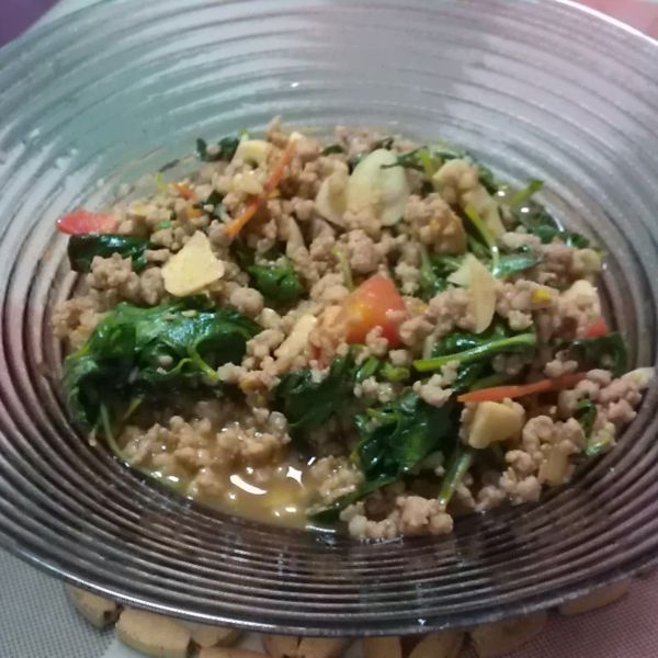 扒完三碗飯! 泰式打拋豬 食譜 : 林芝妤一起做