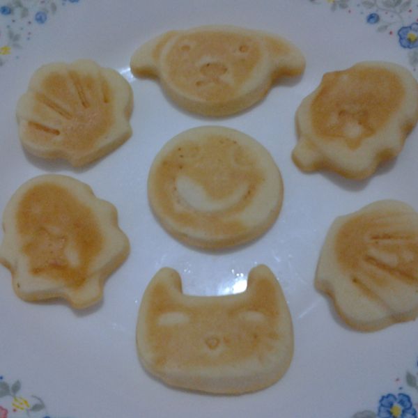 《草莓就愛鷹牌煉奶》~就愛草莓煉奶雞蛋糕 : 荳荳一起做