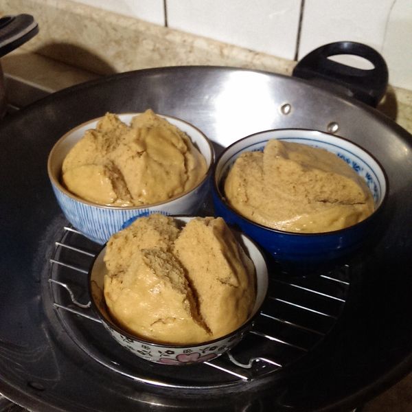 第一次就上手的黑糖發糕(電鍋版)。胖卡瘦不了食譜 : 李舒芸一起做