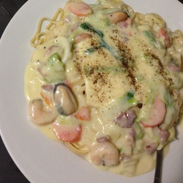 《伊娜廚房》白醬海鮮義大利麵 : Gus Dou Hong一起做