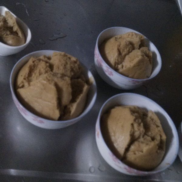 第一次就上手的黑糖發糕(電鍋版)。胖卡瘦不了食譜 : 汪筠丰一起做