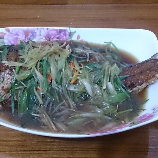 五月花妙用廚房紙巾-蒜香紅燒魚:尚 蓉 一起做