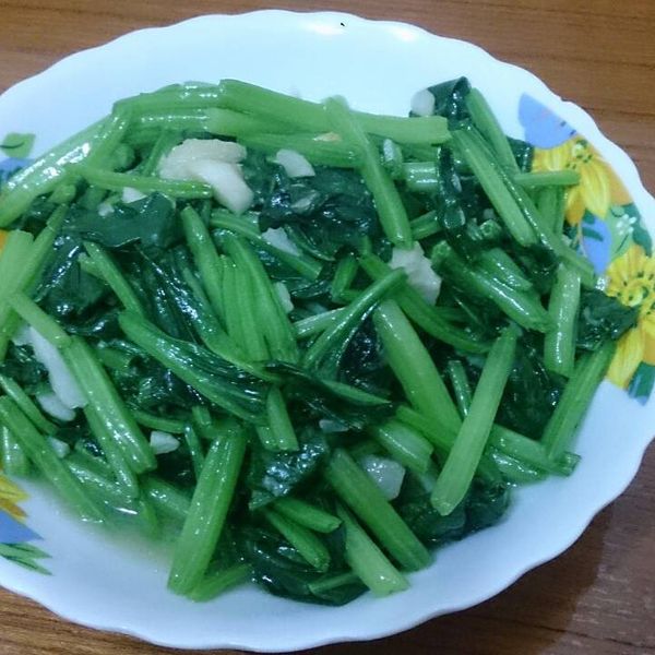 【厚生廚房】清炒菠菜：尚 蓉 一起做