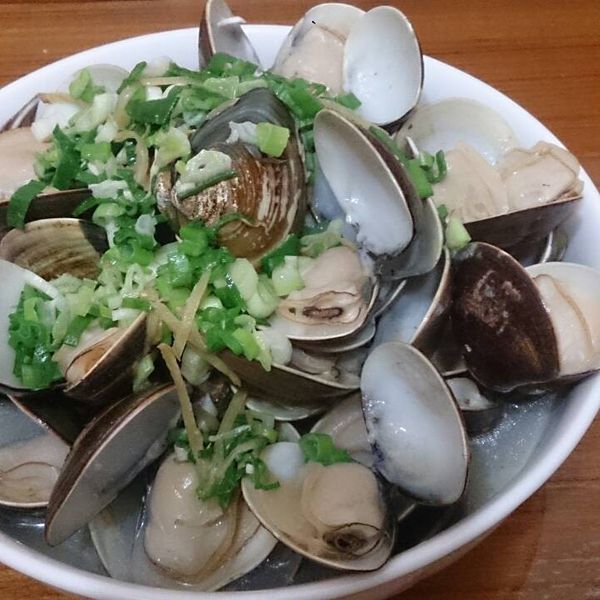 [Yvonne at home] 10分鐘料理~日式居酒風-酒蒸蛤蜊：尚 蓉 一起做