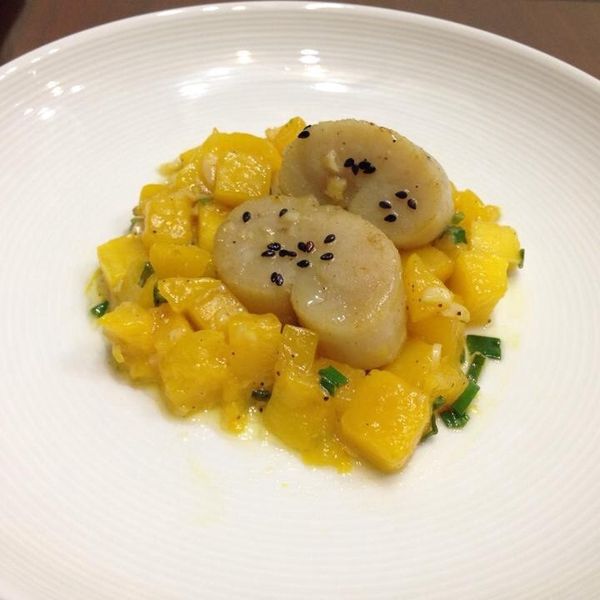 鹽煎干貝佐芒果碎末 : 許瑜伶一起做