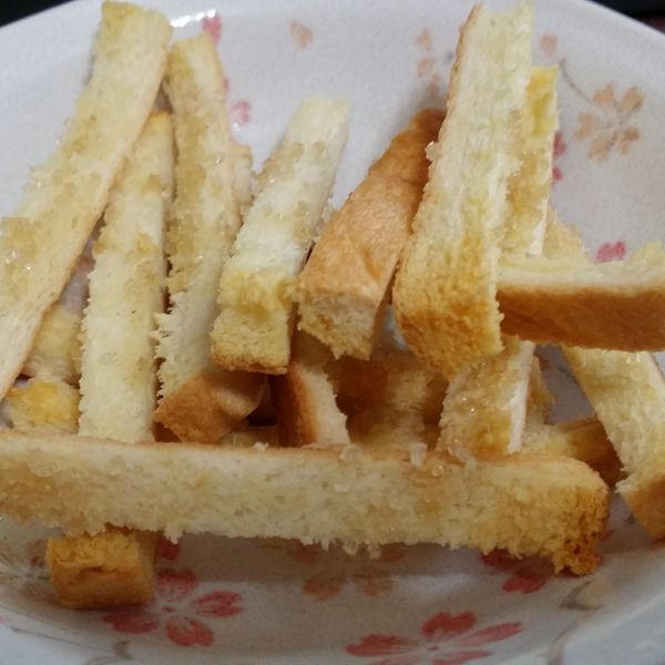 Erika's kitchen 烤吐司邊 : か しこ一起做