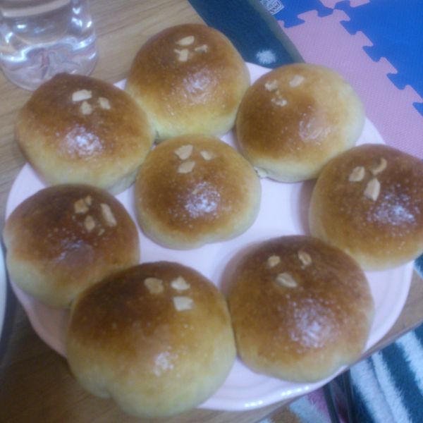 圓滾滾紅豆麵包：Wx Lui Wang 一起做