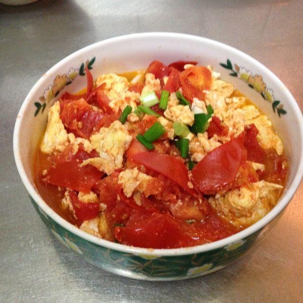 [先炒蕃茄的 ~~"蕃茄炒蛋"]Cynthia廚藝生活 : Bill一起做