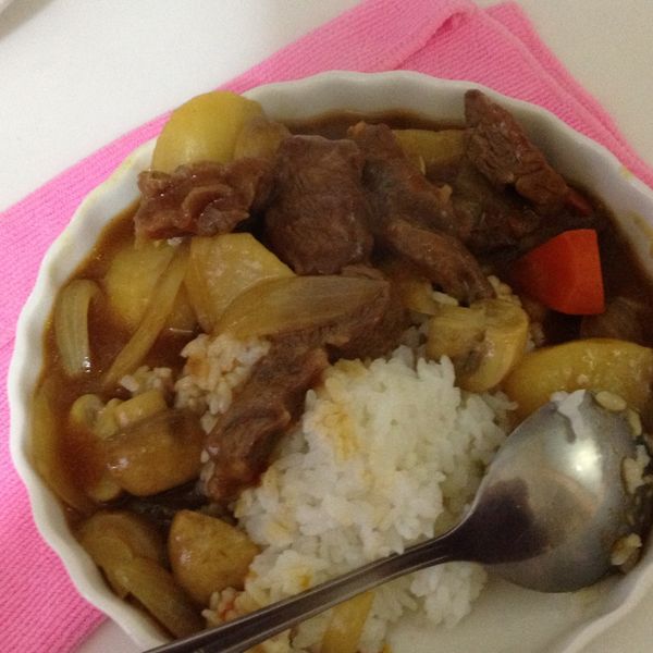 日式牛肉咖哩 : 舊椅子一起做